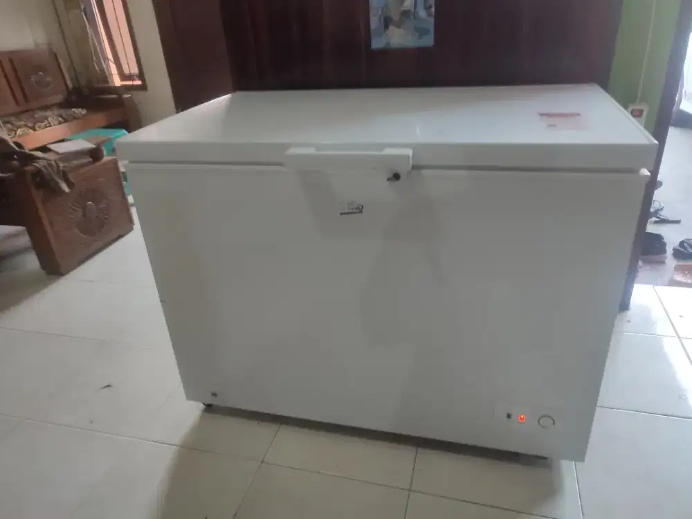 Freezer merk Beko kondisi Bagus