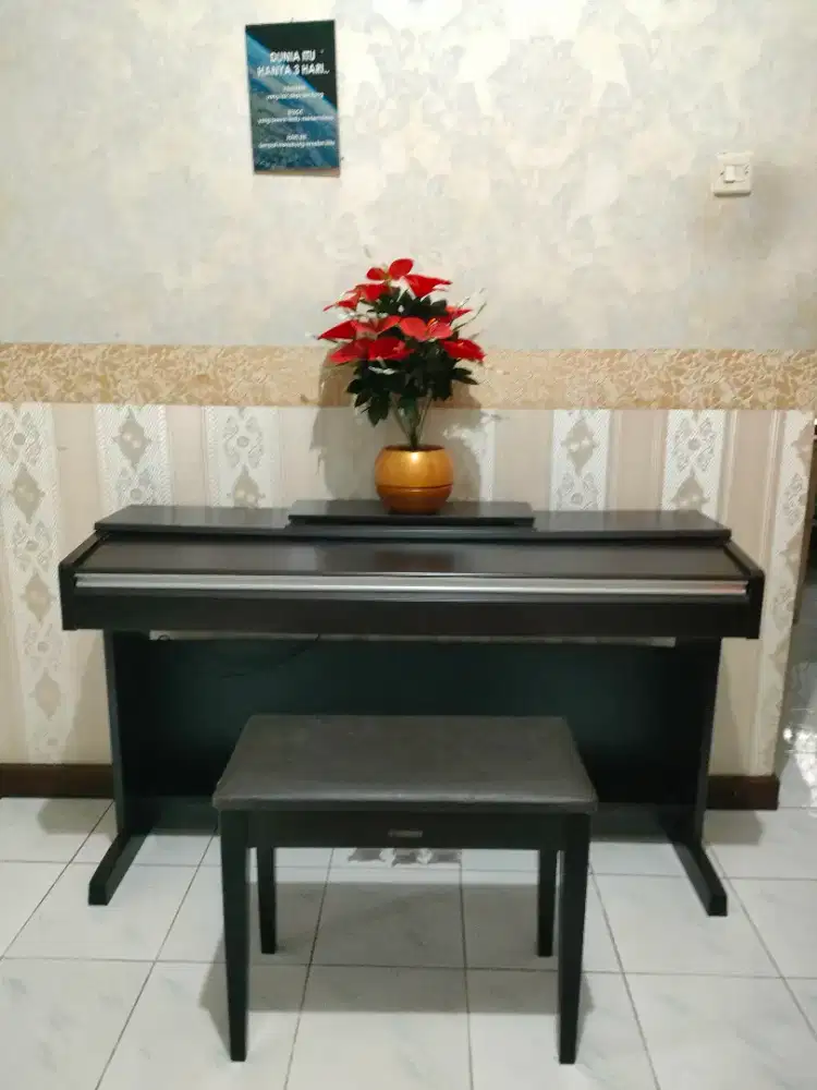 Piano Yamaha YDP 142
