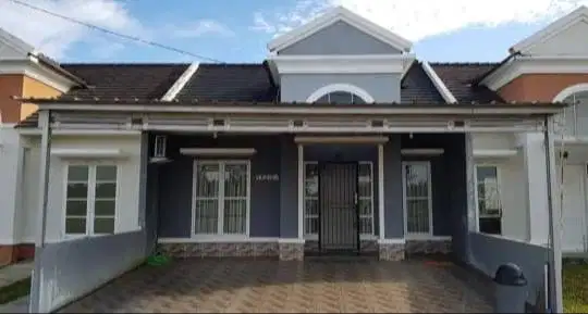 Dikontrakkan Rumah Hunian Keluarga Perum Greenland Cluster Alamanda
