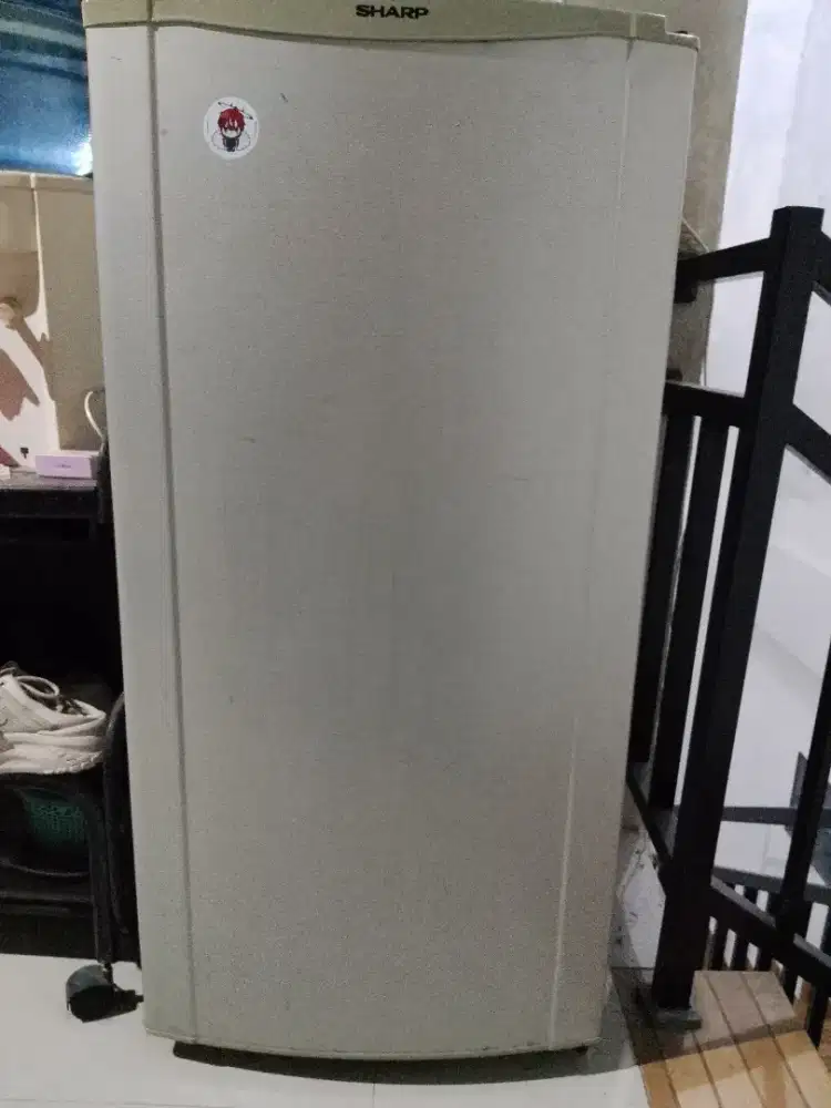 Di jual kulkas 1 pintu