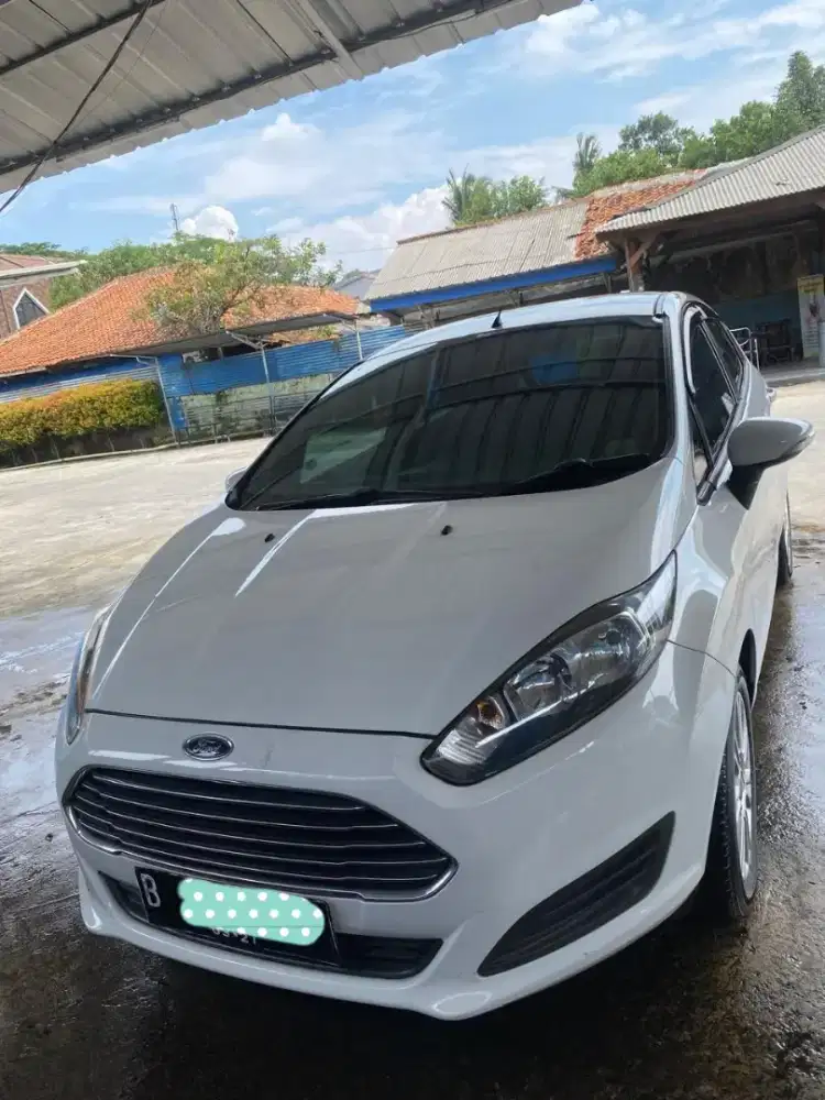 Jual Murah!! FORD FIESTA 1.5L (4x2) AT TREND TH. 2013. BISA NEGO!