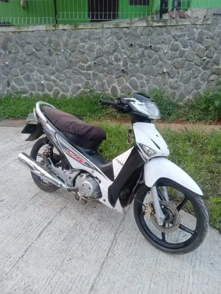 SUPRA X 125 TAHUN 2005