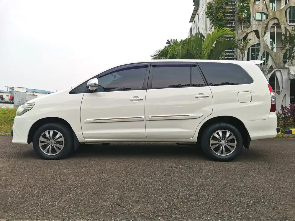 Toyota Kijang Innova 2015 Bensin