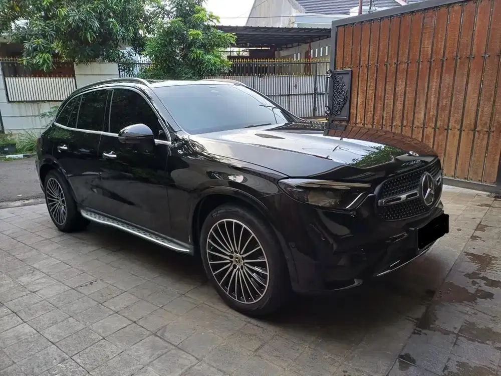Mercedes-Benz GLC300 2024 Bensin