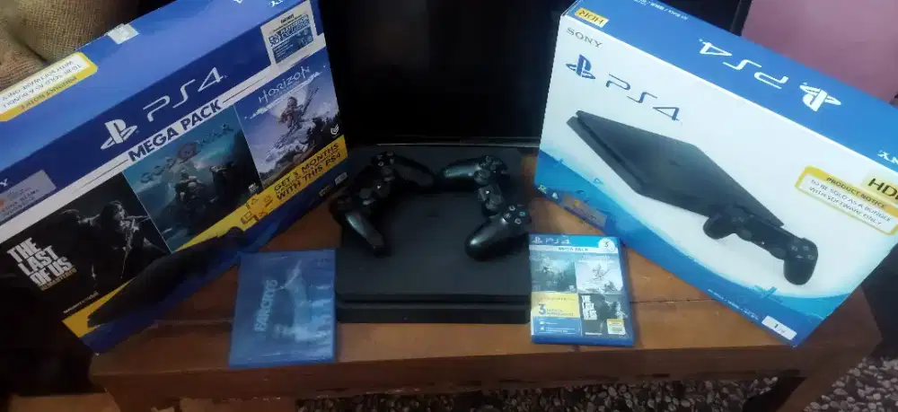 WTS, Playstation 4 Slim 1 TB