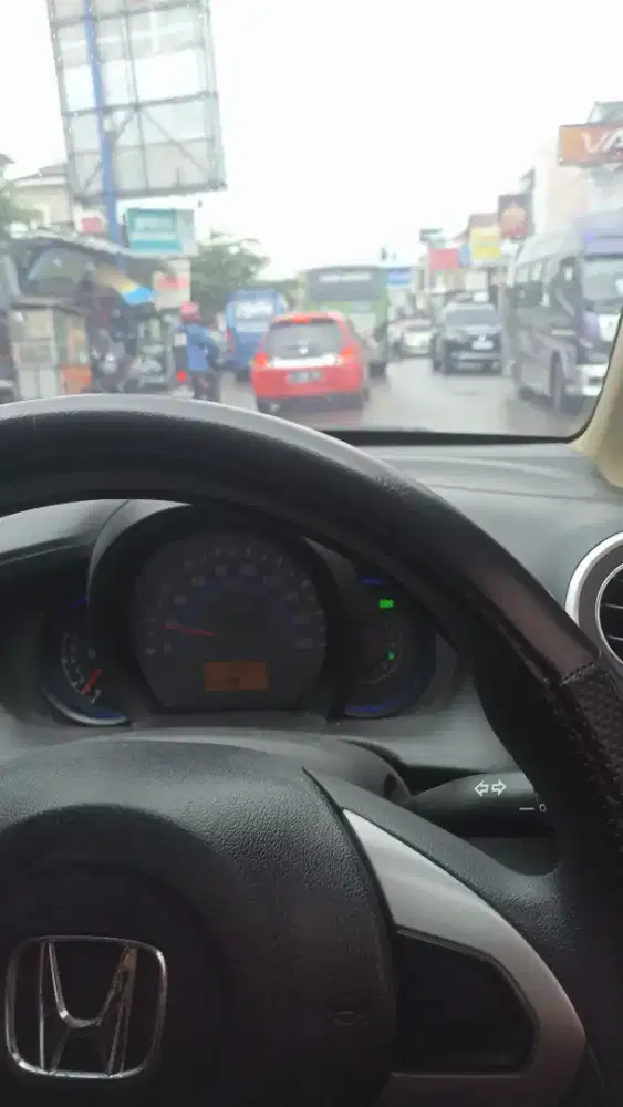 Nyari kerja tetap apa saja yang penting halal