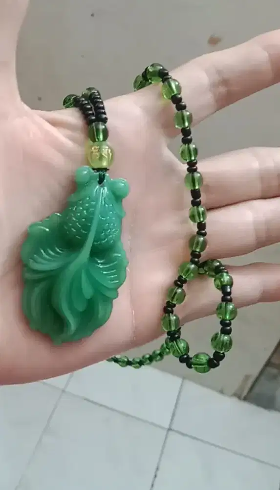 kalung dan liontin Giok ikan keberuntungan, baru