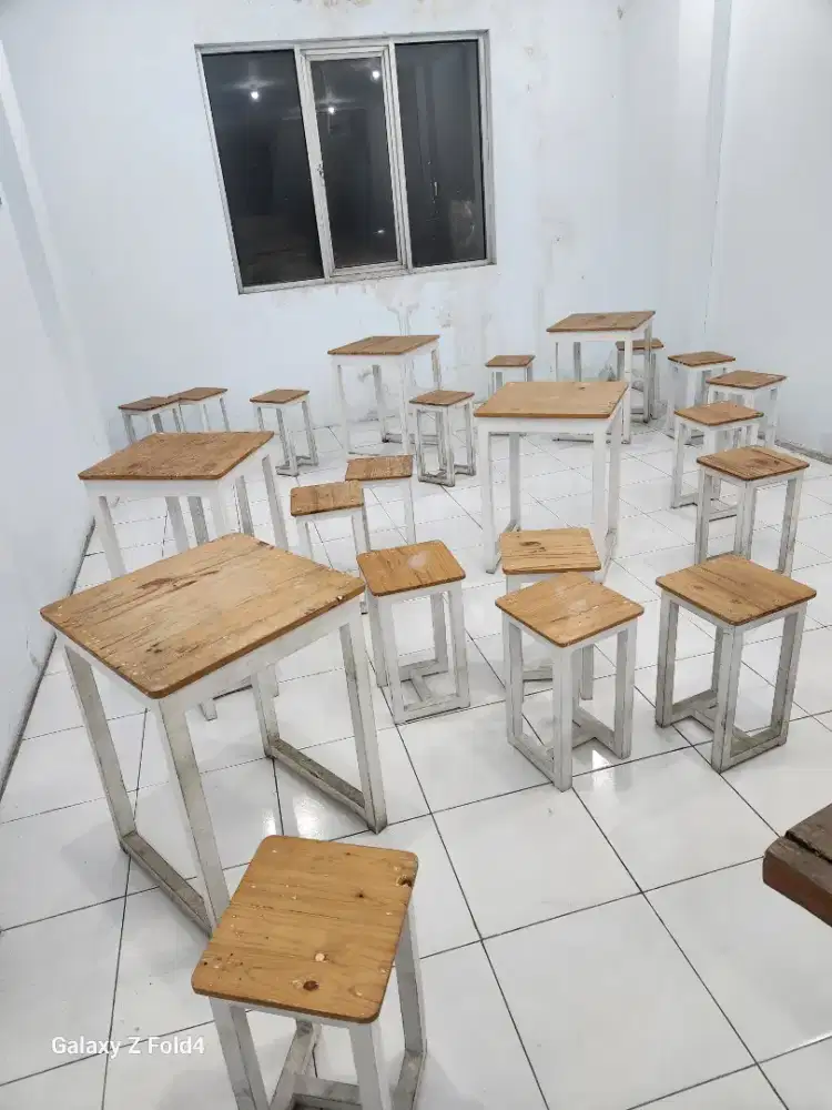 Meja dan bangku