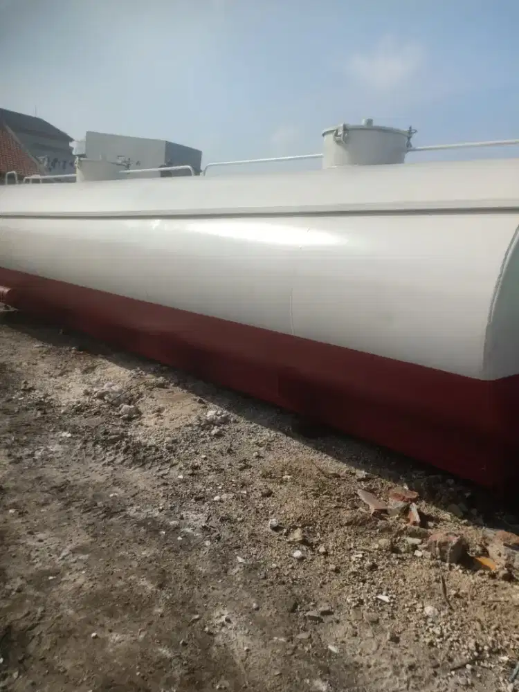 Tangki bekas 24.000 ltr. Bisa untuk solar,air,minyak. Dll.