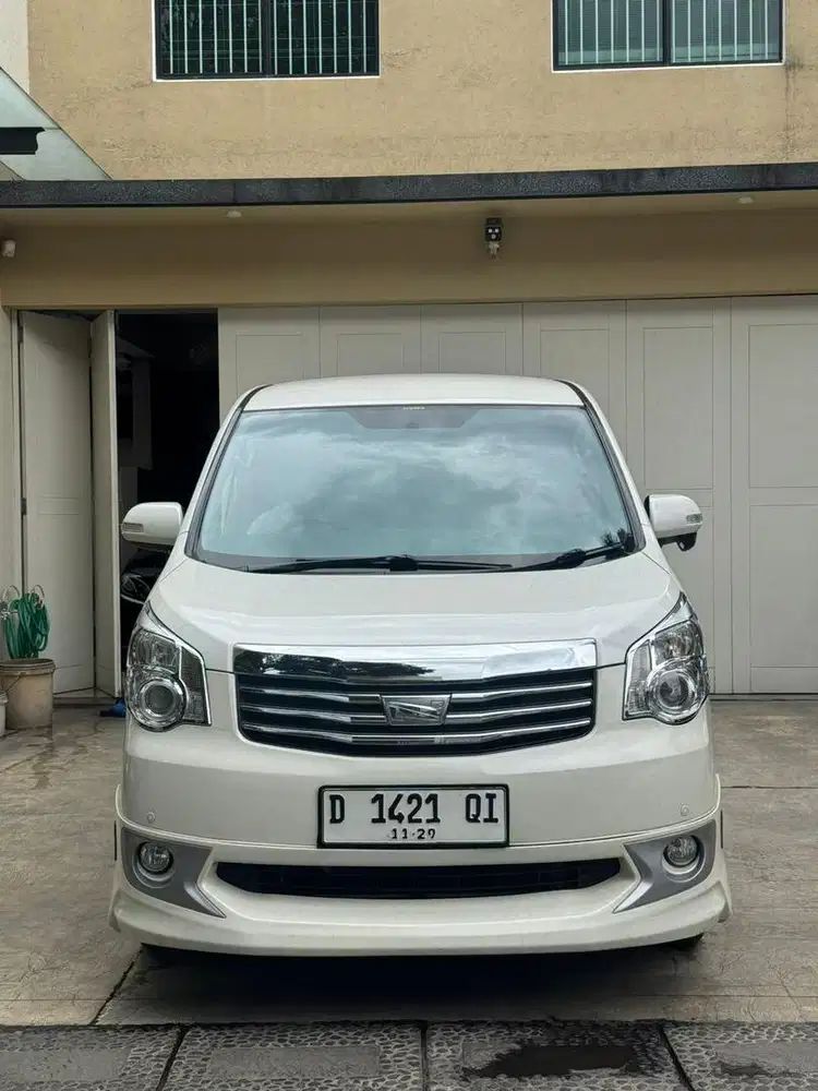 toyota nav 1 v limited 2015