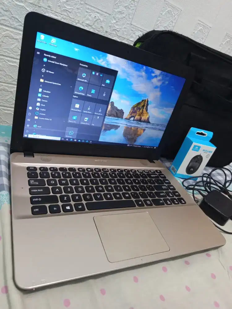 Laptop Asus X441N Ram 4gb/500gb  .batre awet. Siap pakai