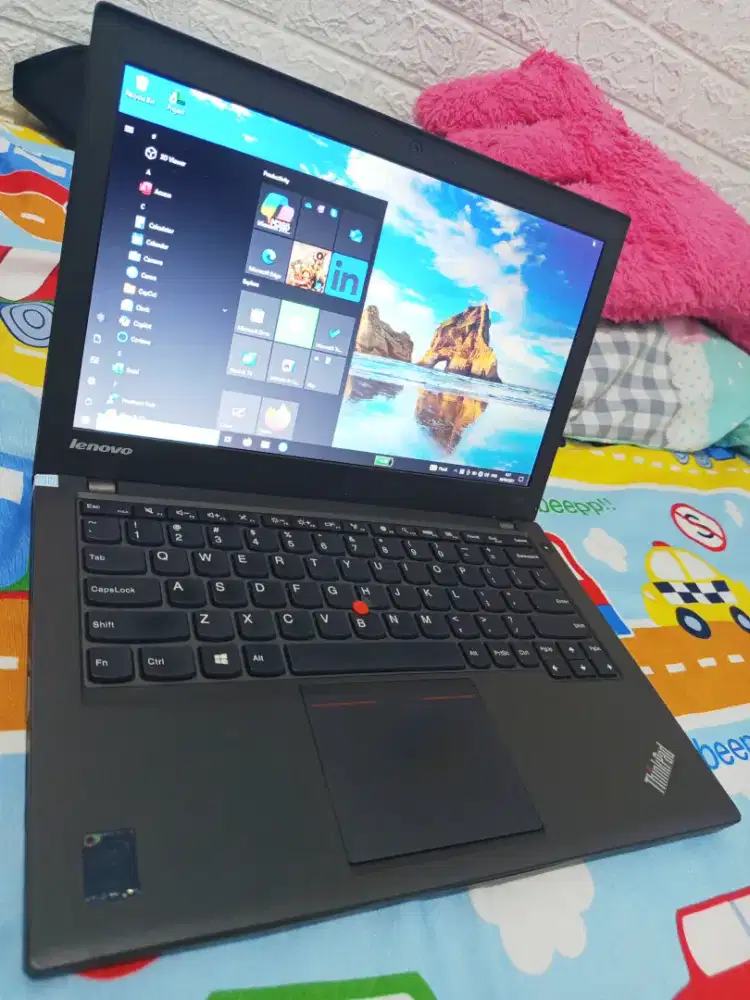Laptop Lenovo Thinkpad x240 Core i5 Ram 8gb/SSD 256gb  . Windows 10