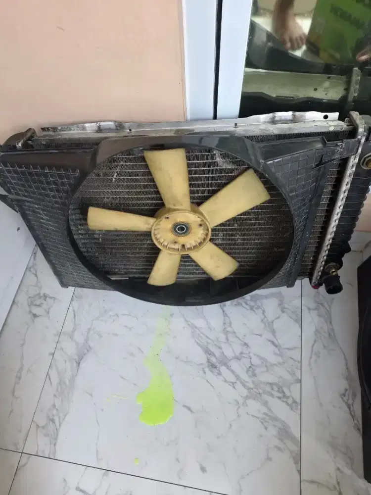 W201 190e Radiator BEHR  fan shroud kipas radiator