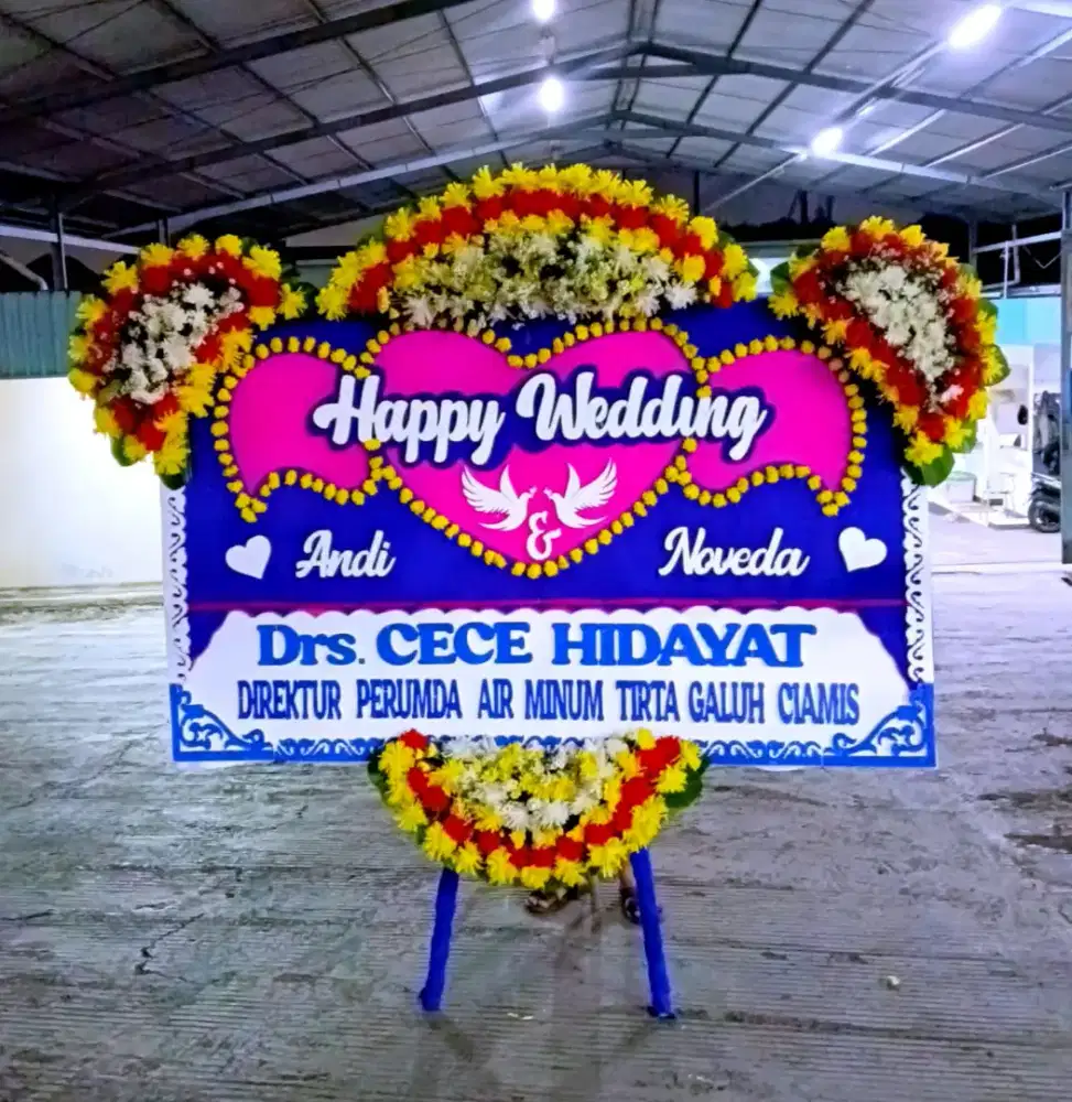 Bunga papan pengiriman 24 jam ucapan Happy Wedding