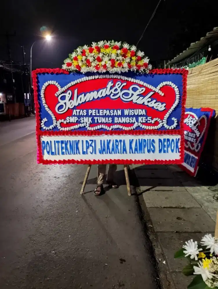 Bunga papan pengiriman Jabodetabek ucapan selamat dan sukses