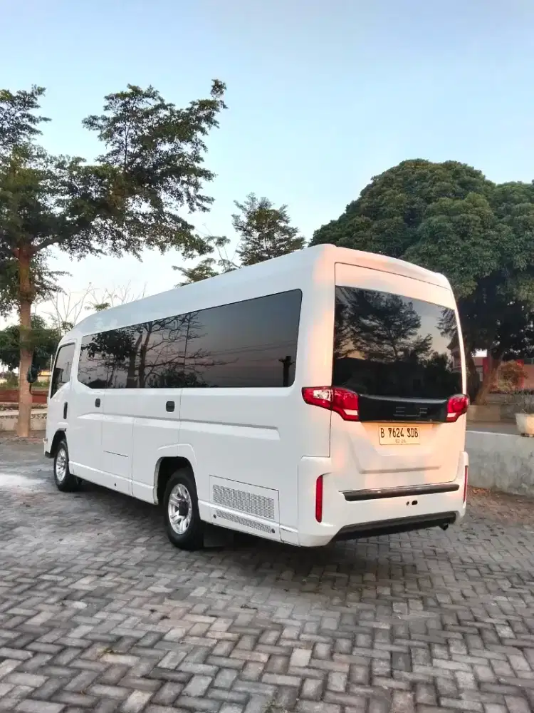 Seperti baru Elf giga 2023