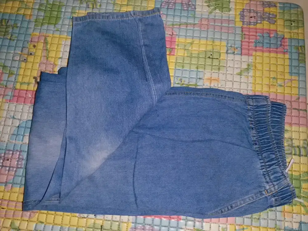 Celana jeans biru