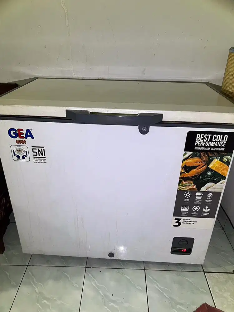 GEA 220L Kulkas Pembeku Friser