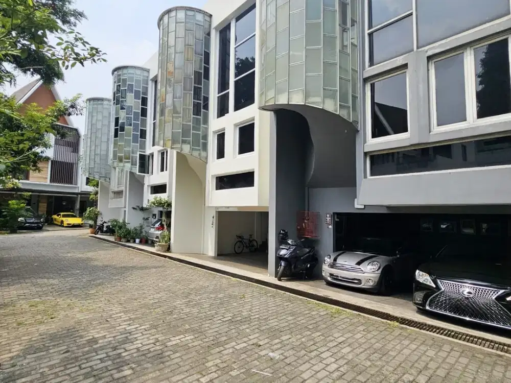MURAH & NEGO ! Rumah Dijual Pejaten -  Jati Padang. Townhouse