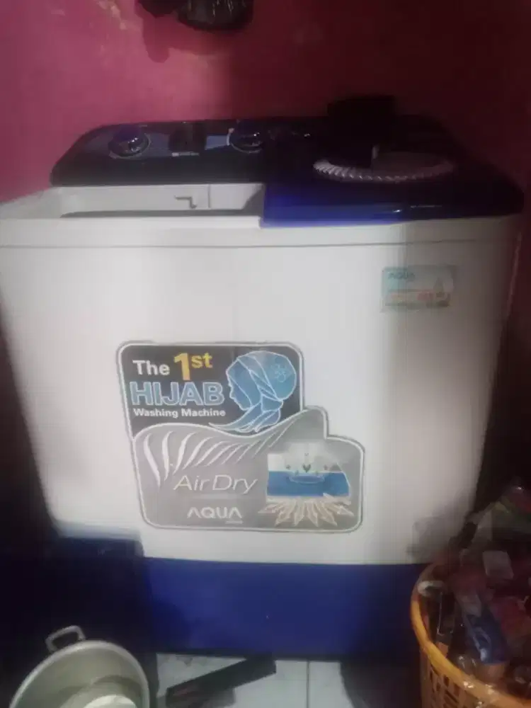 dijual cepat mesin cuci aqua hijab 8kilo minus pengering gk bisa