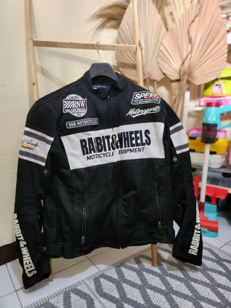 Jaket Motor XXL Rabbit and wheels warna hitam
