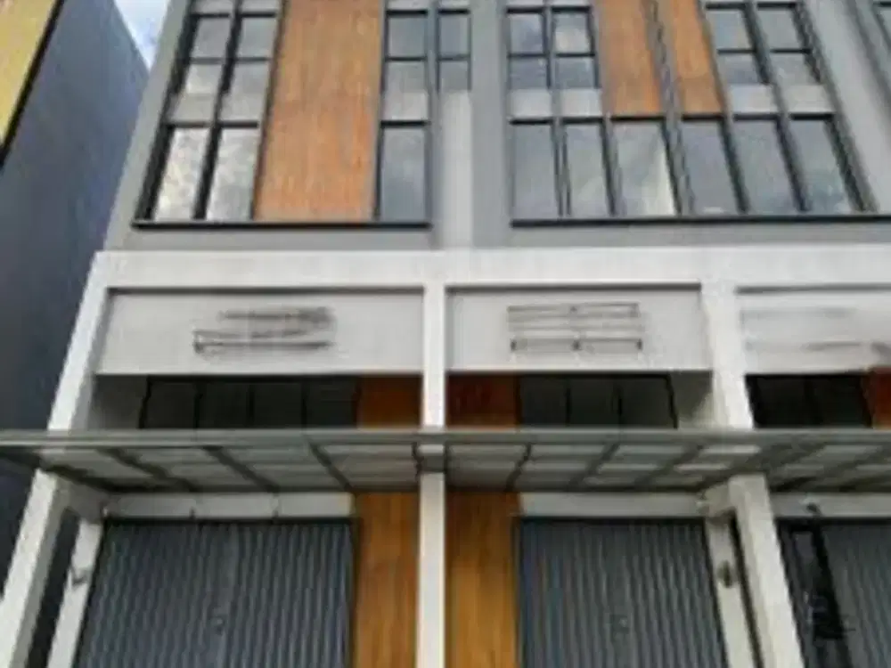 Disewakan Ruko Gandeng Grand Wisata 3 Lantai Posisi Hook, Parkir Luas Tidak Berbayar Luas 212m2, Cocok di Jadikan Klinik, Salon, Maupun Sekolah