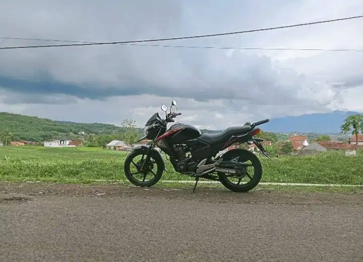Jual Honda New Megapro monoshock th. 2013, taat pajak, mesin kering