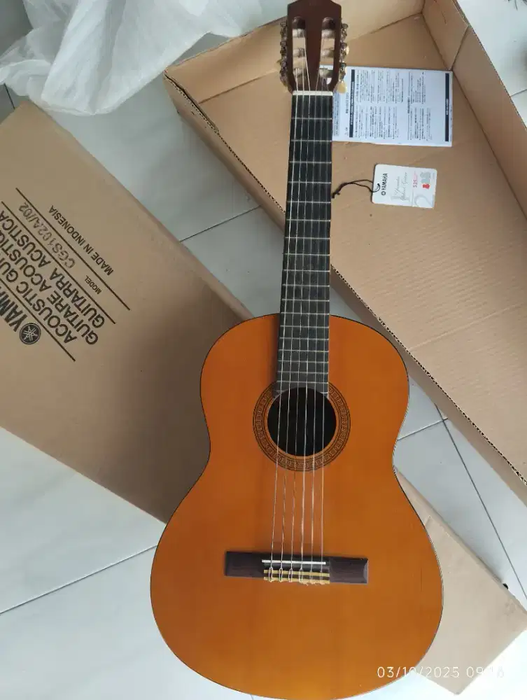 Jual cepat gass..alias BU..Gitar akustik yamaha