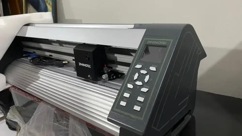 Mesin Cutting Stiker Rhinotex 60 xa