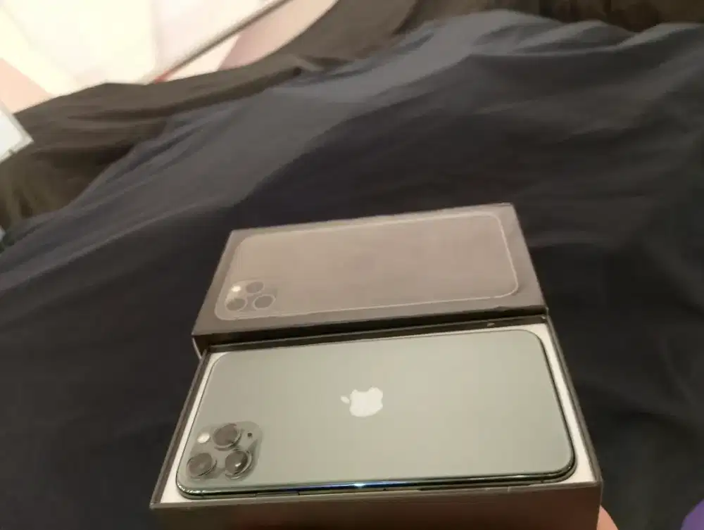 Iphone 11 pro max 256gb wajib login icloud