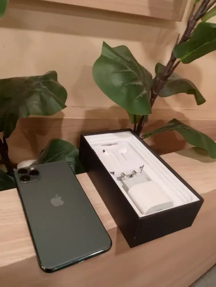 Iphone 11 pro max 256gb macam apple baru