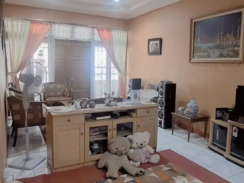 RUMAH HOEK SATU LANTAI CICAHEUM, BANDUNG