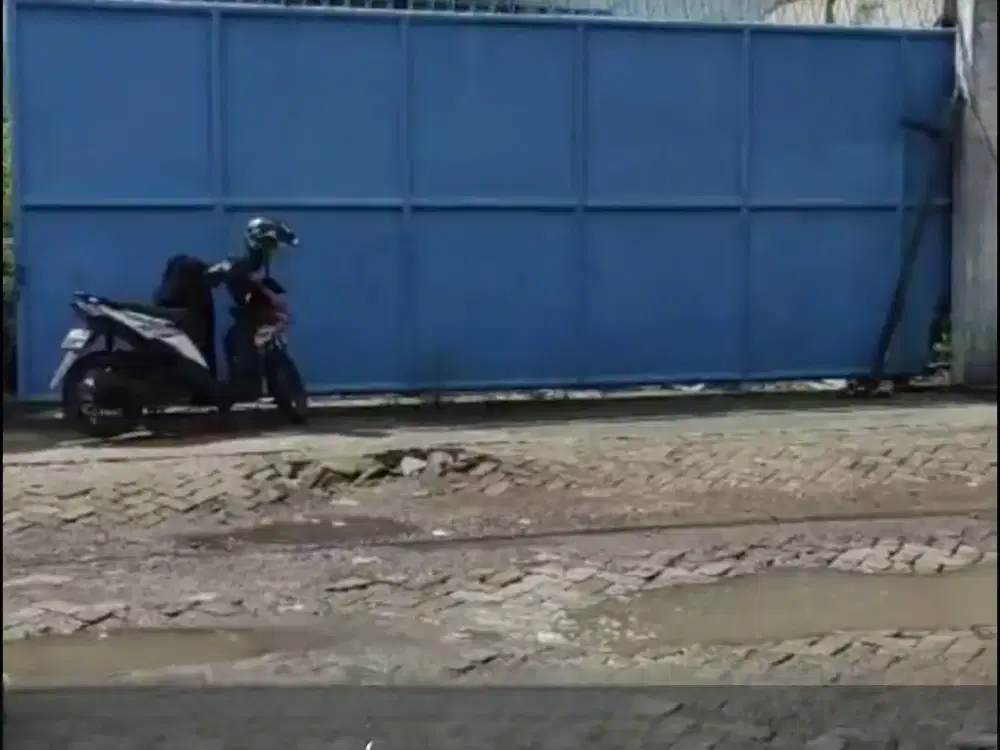 Dijual gudang siap pakai di Margomulyo Permai