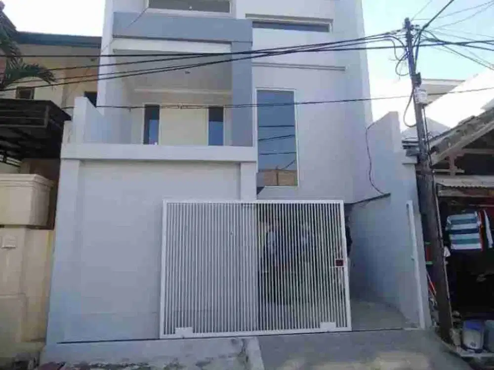 Dijual Rumah 3 Lantai Pakuwon City
