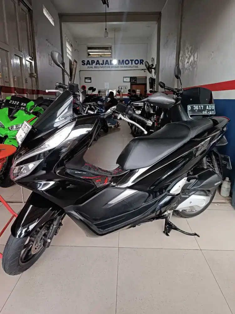 HONDA PCX 150 ABS TAHUN 2018 HITAM GLOSSY