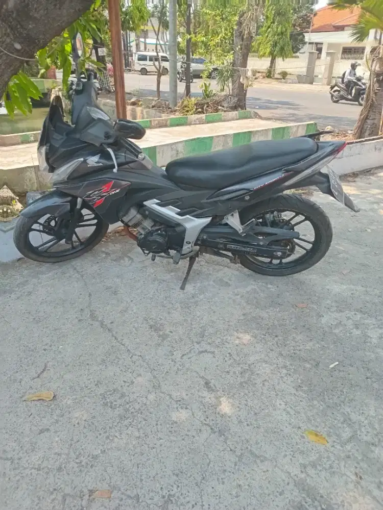Motor Honda CS1 125CC