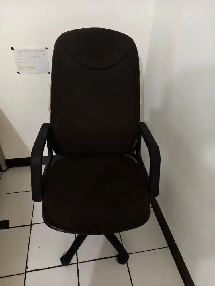 Dijual kursi kantor bekas merk chairman