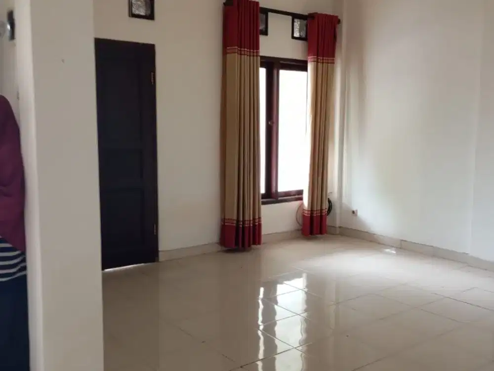Disewakan Rumah 2 Lantai Dalam Cluster Yang Asri Siap Huni Di Margahayu Raya