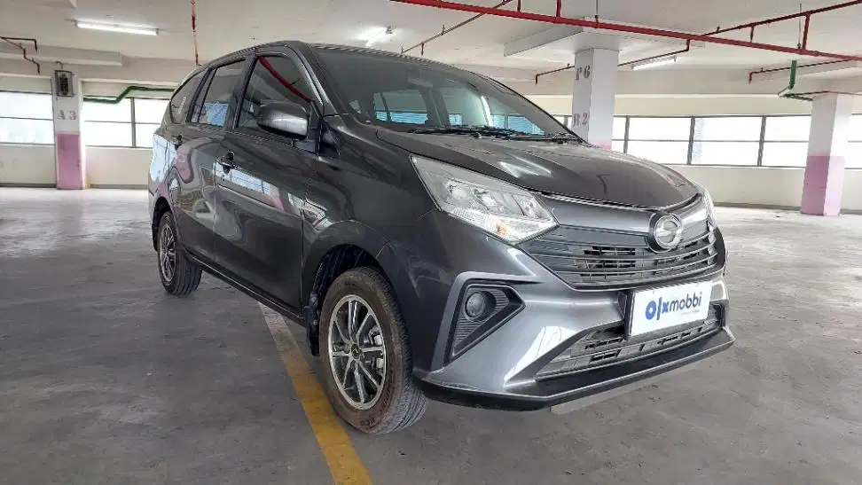 DP MURAH Daihatsu Sigra 1.0 M Bensin-MT 2021 Abu-Abu C1GXT