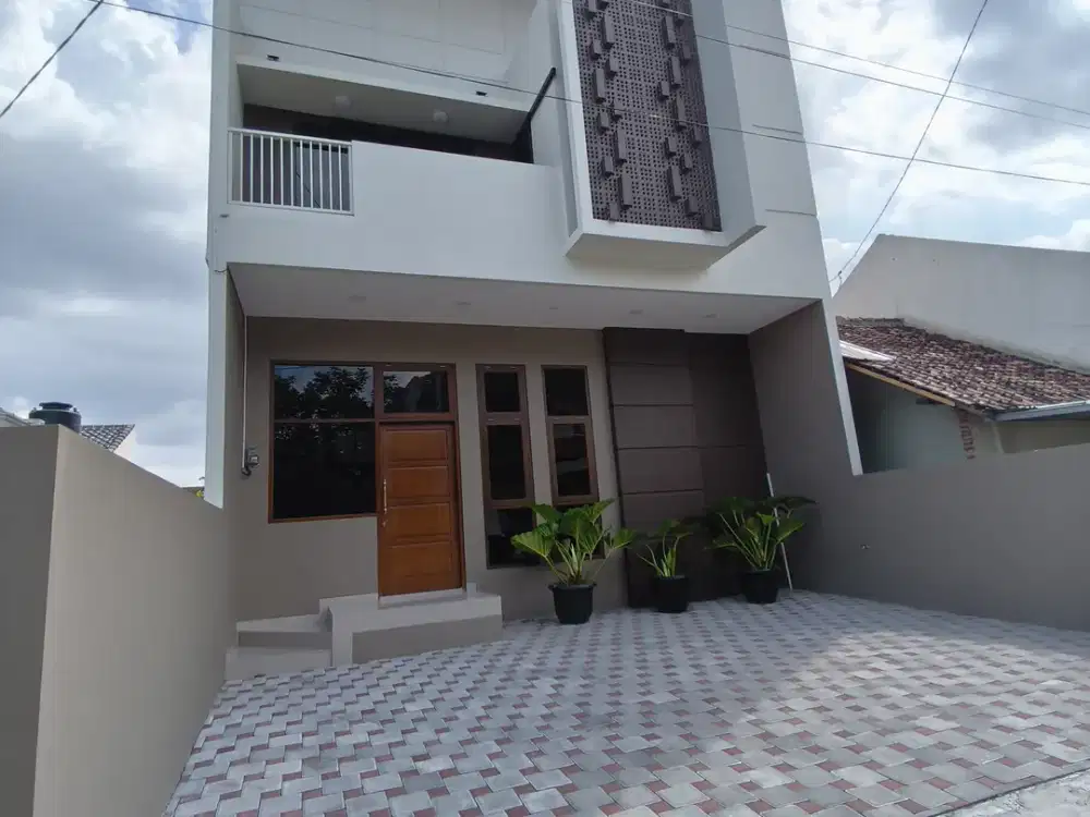 Rumah Dijual Di Concat Sleman, 50mtr Jalan Utama, Carport 2 Mobil