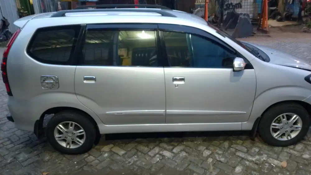 Daihatsu Xenia 2010 Bensin
