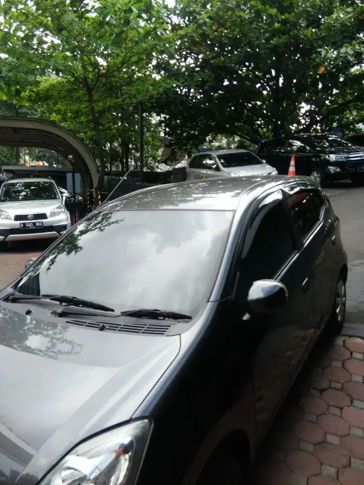 Kaca film mobil dan gedung