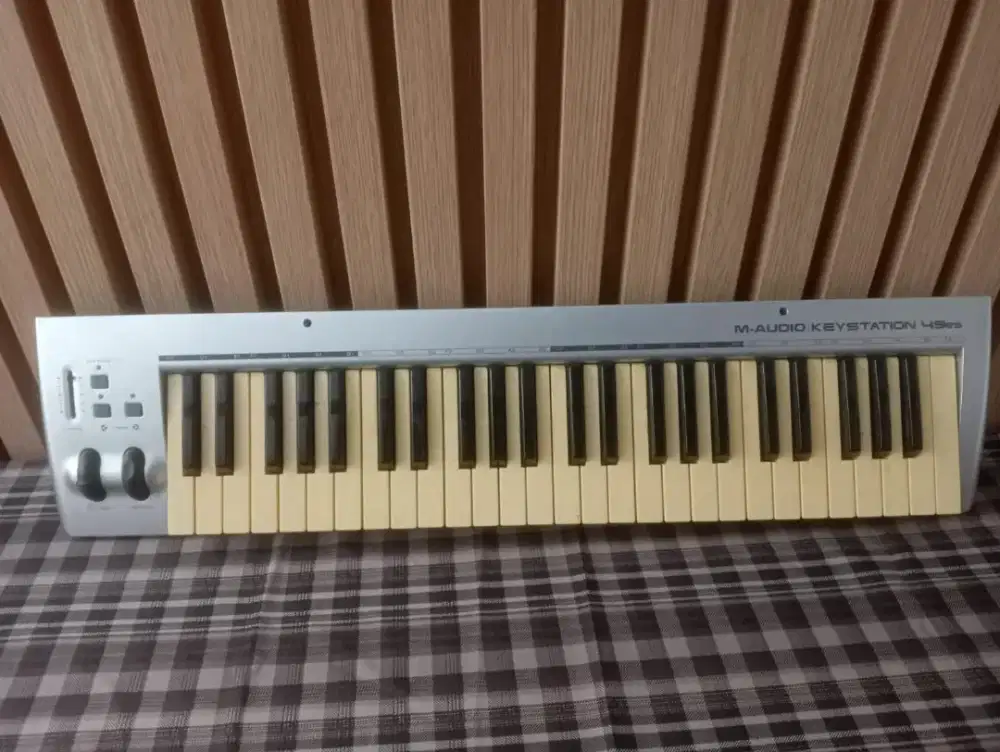Piano keyboard midi controller m audio