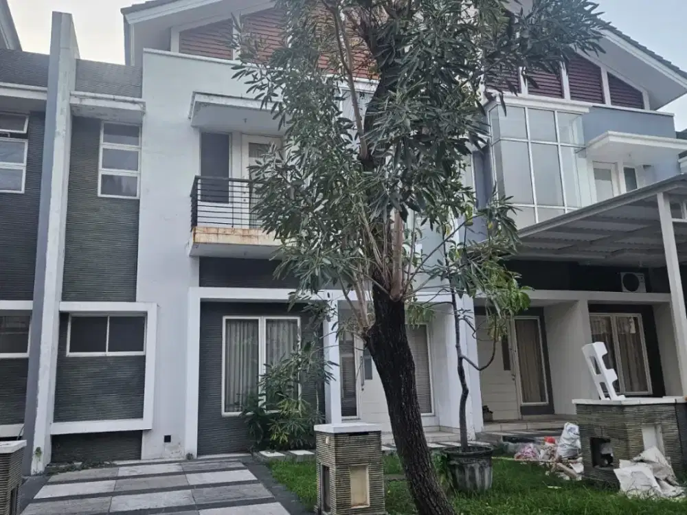 Dijual rumah di Pakuwon Indah 2 M an