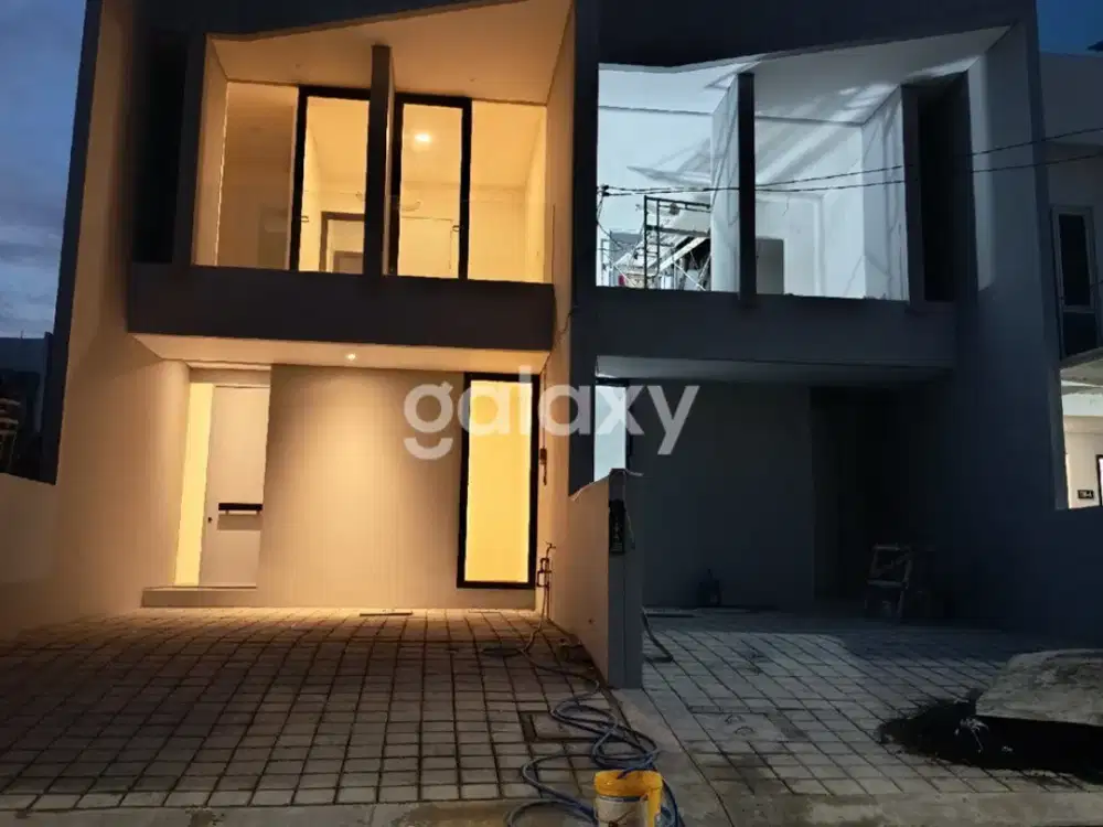Rumah Baru Gress Dian Istana Wiyung dekat Pakuwon (code : DVO)