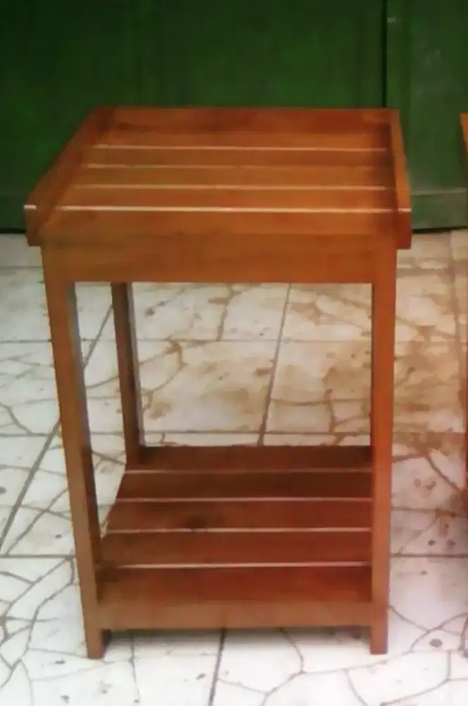 Tempat dispenser galon air  mineral dari bahan kayu jati