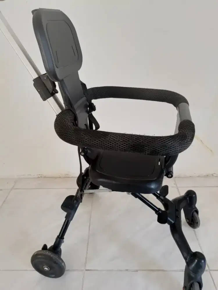 Stroller Lipat Hitam