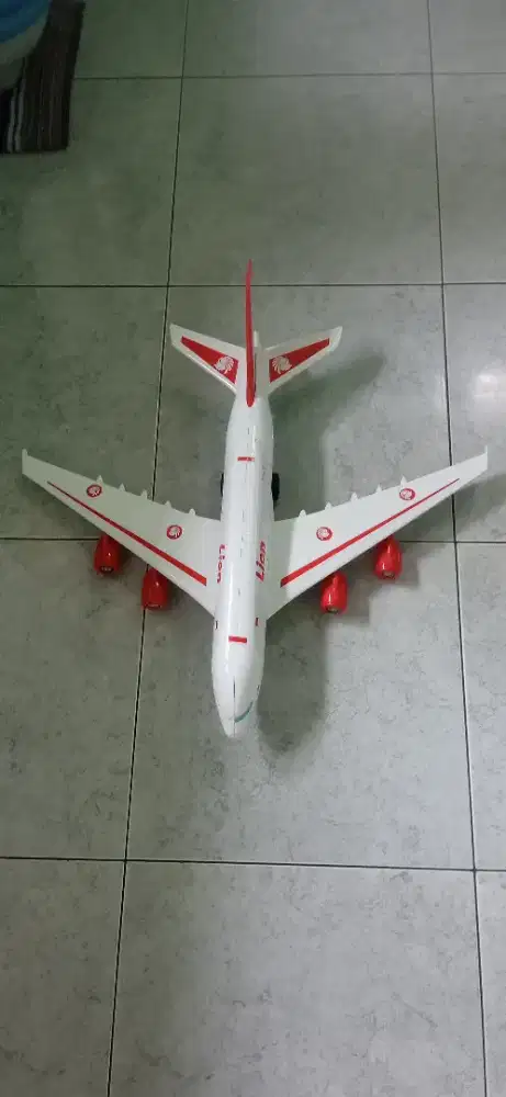 Pesawat mainan lion air