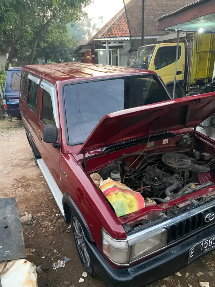 Kijang super 1995 merah maron