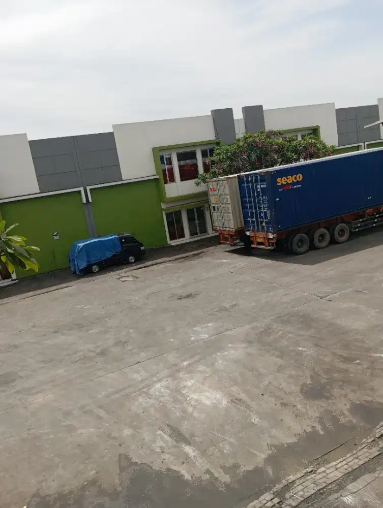 DIBUTUHKAN SEGERA SUPIR